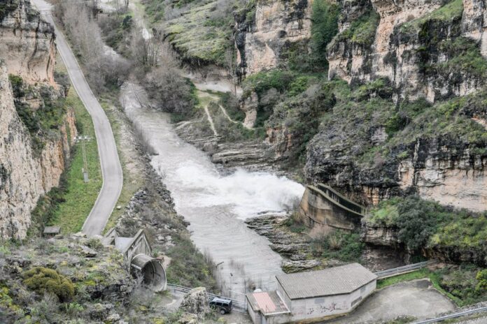 Nueve-puntos-de-C-LM-bajo-aviso-rojo-por-inundacion-mientras.jpg