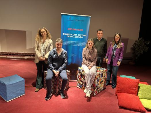 El Gobierno regional impulsa un ciclo de teatro enfocado en ciberseguridad y la prevención de conductas de riesgo en jóvenes.