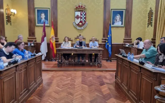 Sesión plenaria del Ayuntamiento de Valdepeñas sobre bonificaciones de la tasa de basura