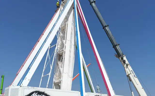 Noria gigante de 40 metros instalada para la Feria de Agosto de Valdepeñas